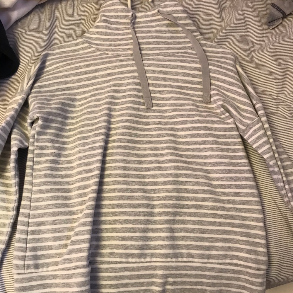 Turtle neck sweatshirt.